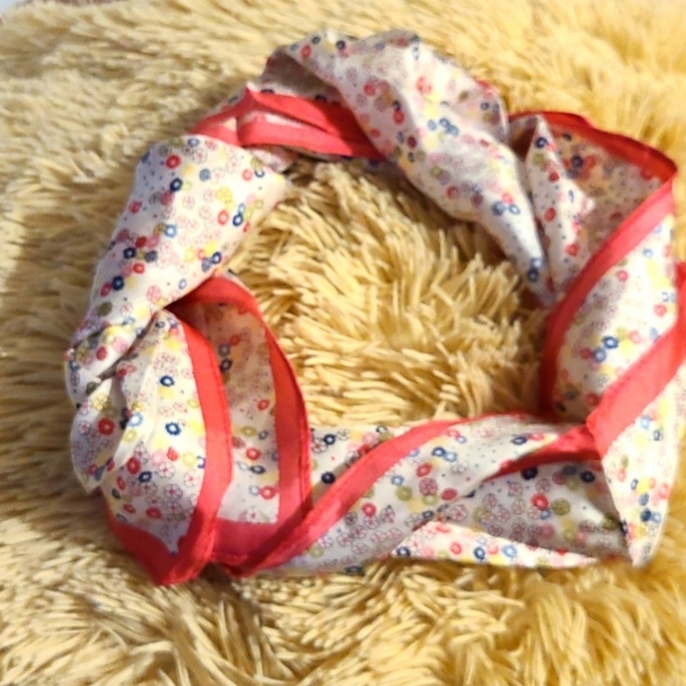 NWT Silky Foral Head Neck Bag Scarf appx 47inx6in - Picture 2 of 11